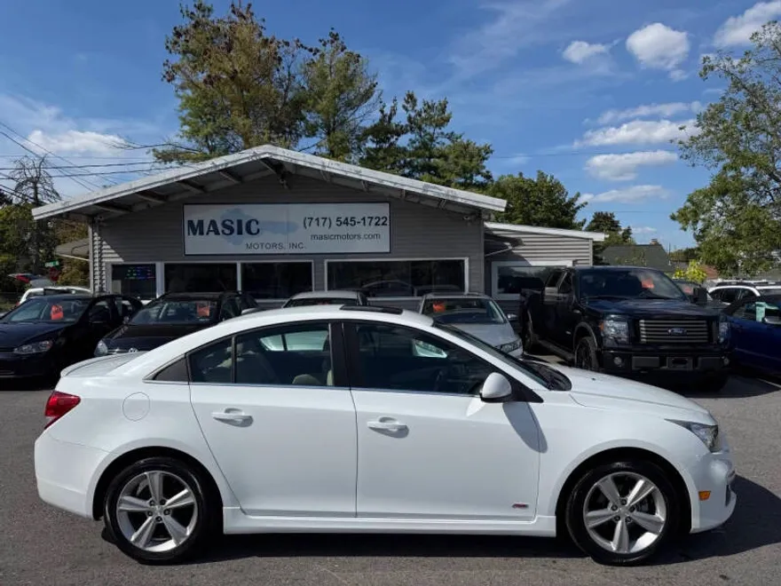 2016 Chevrolet Cruze photo 1