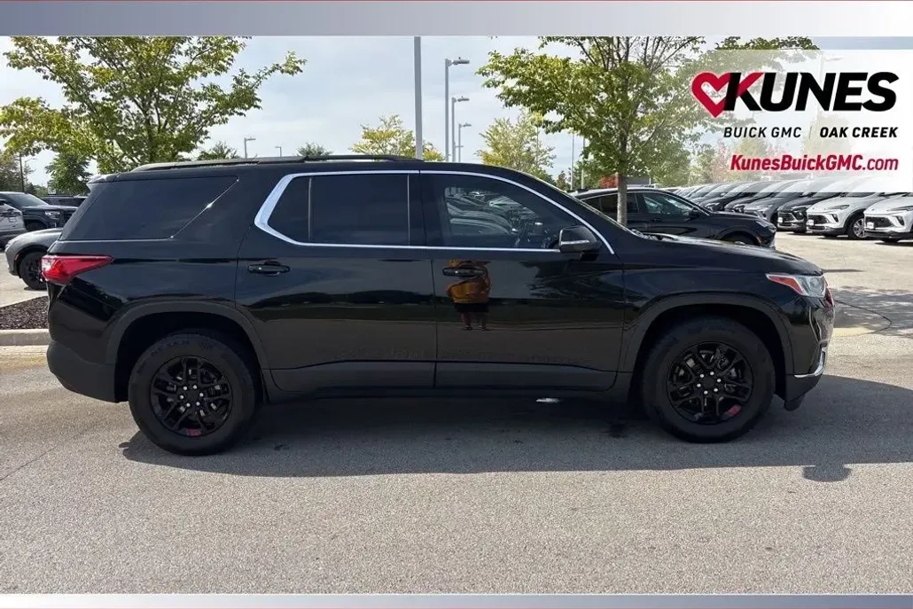 2021 Chevrolet Traverse Cloth 1LT photo 1