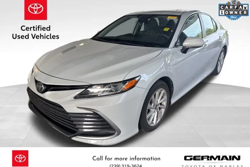 2022 Toyota Camry LE photo 1