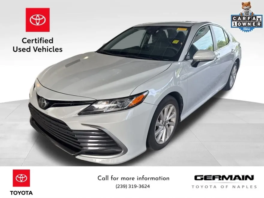 2022 Toyota Camry LE photo 1