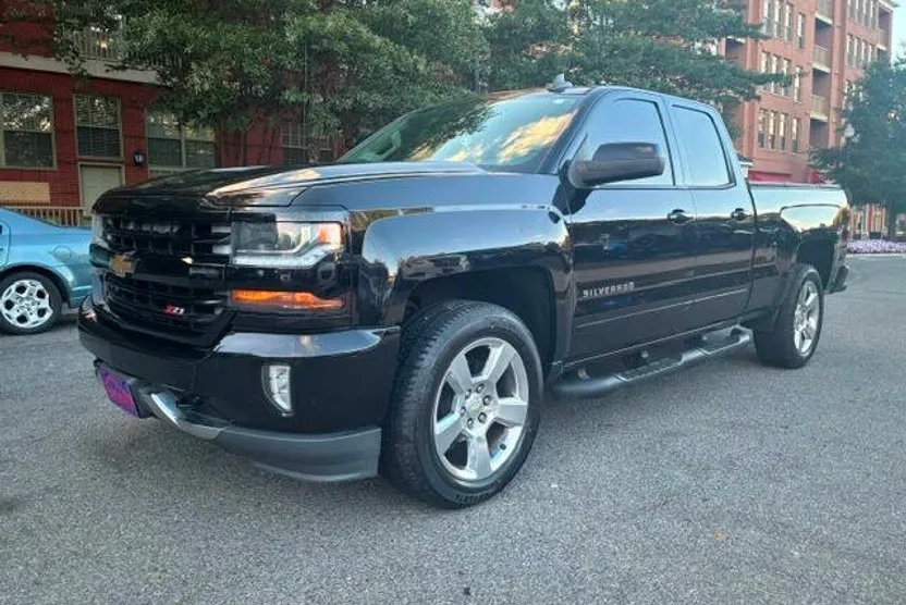 2016 Chevrolet Silverado 1500 LT Z71 photo 1