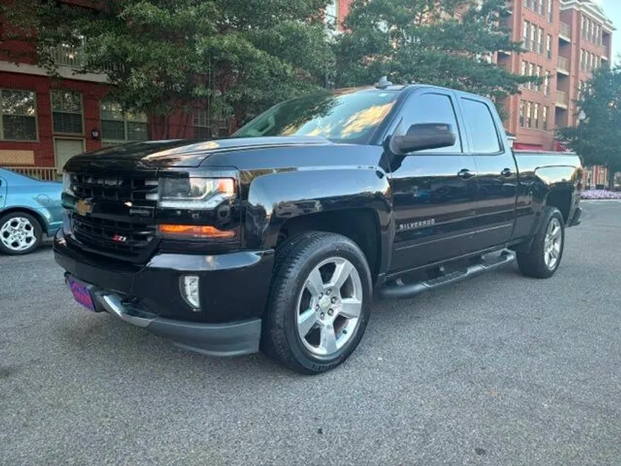 2016 Chevrolet Silverado 1500 LT Z71 photo 1