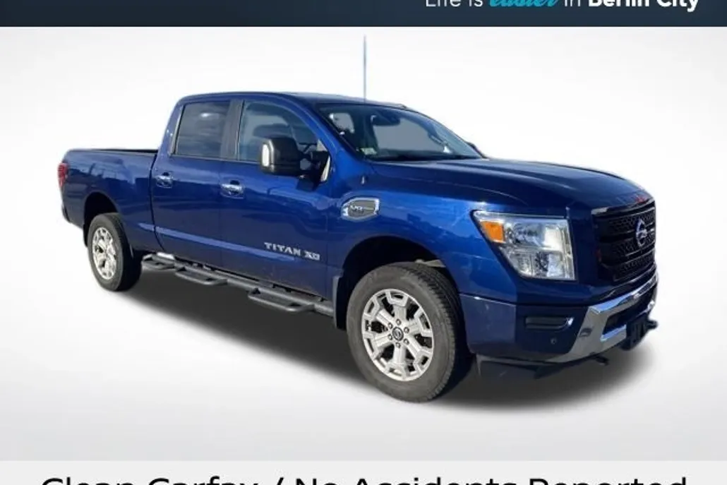 2020 Nissan Titan SV photo 1