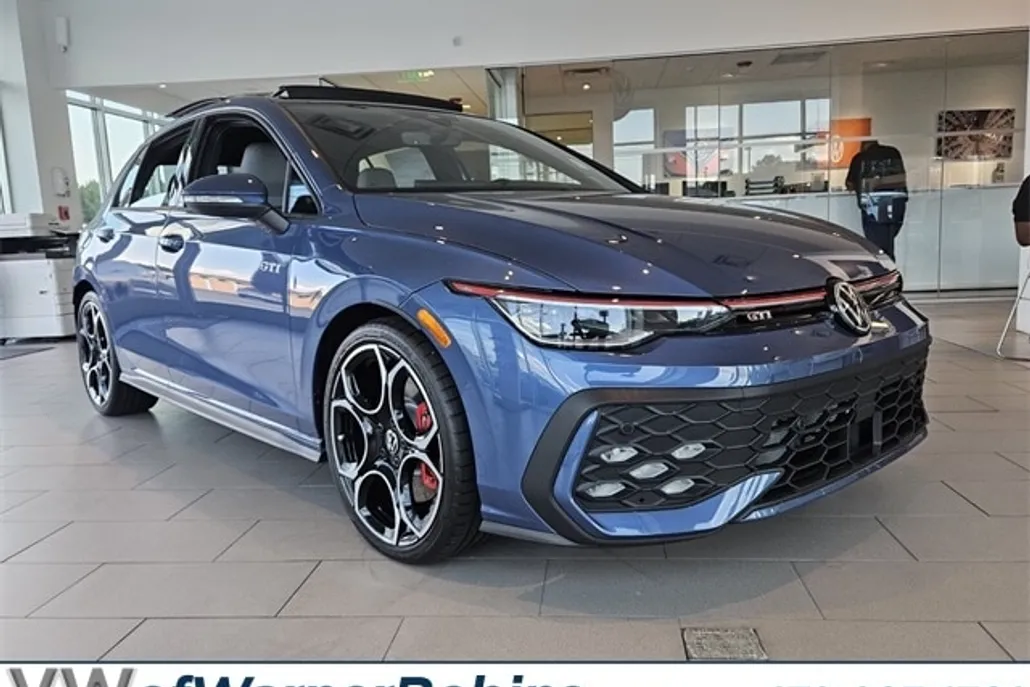 2025 Volkswagen Golf GTI Autobahn photo 1