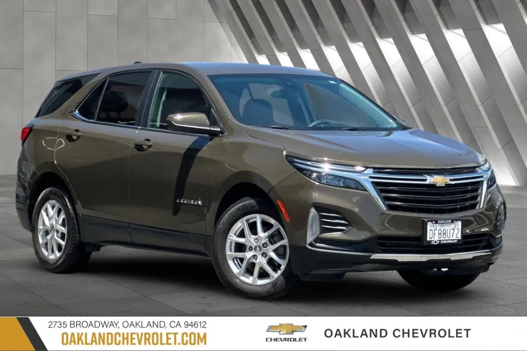 2023 Chevrolet Equinox LT photo 1