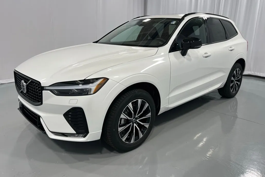 2025 Volvo XC60 B5 Core photo 1
