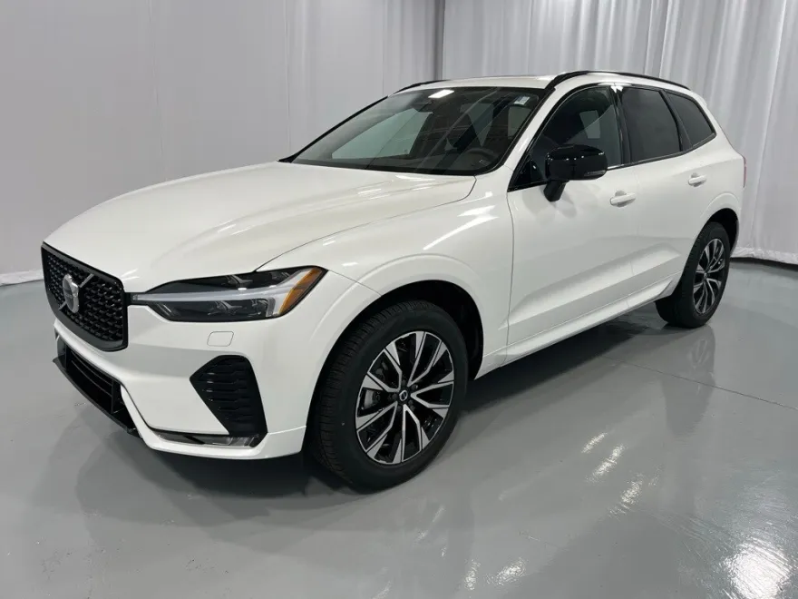 2025 Volvo XC60 B5 Core photo 1