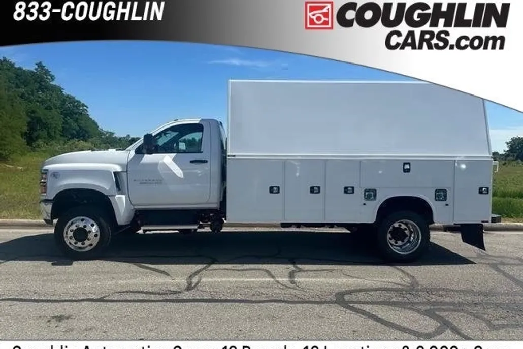 2024 Chevrolet Silverado 6500HD Work Truck photo 1