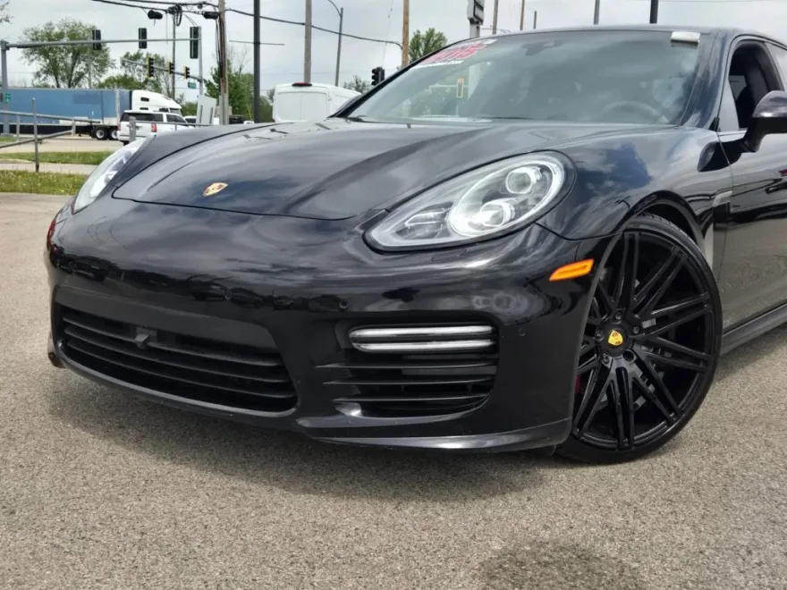 2015 Porsche Panamera GTS photo 1