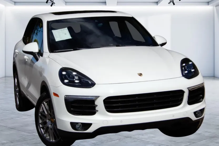 2018 Porsche Cayenne S photo 1