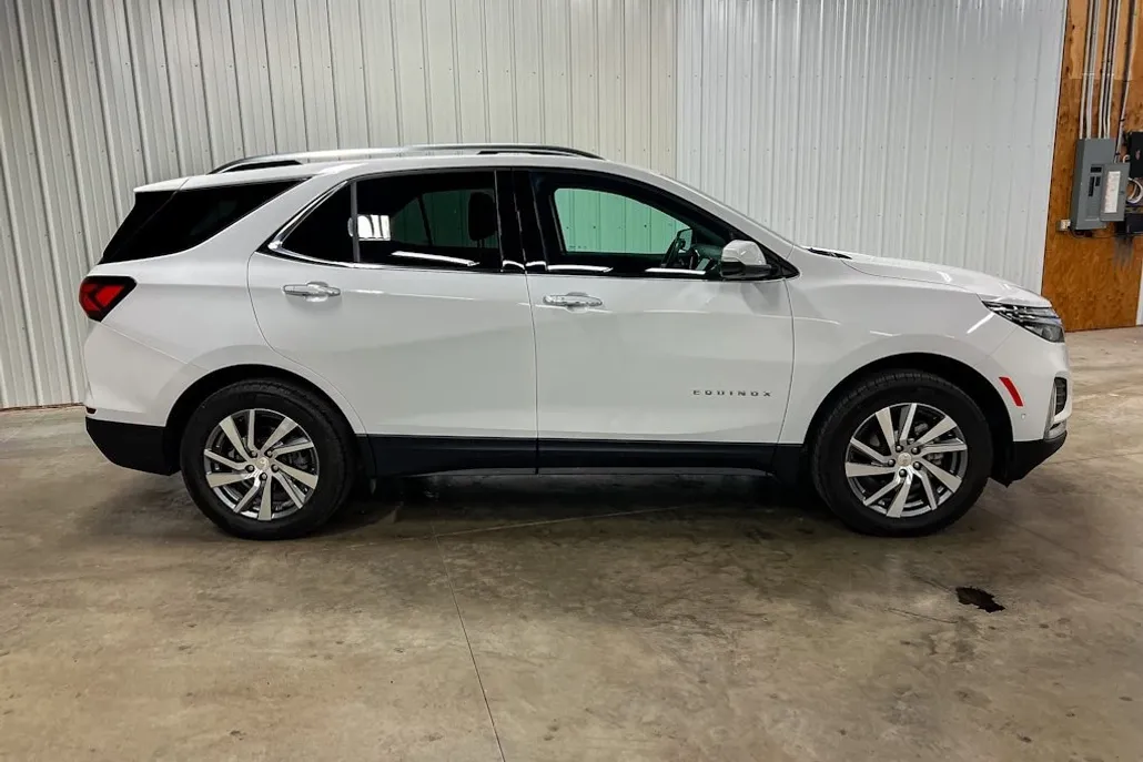 2023 Chevrolet Equinox Premier photo 1