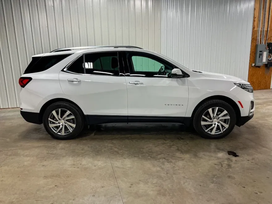 2023 Chevrolet Equinox Premier photo 1