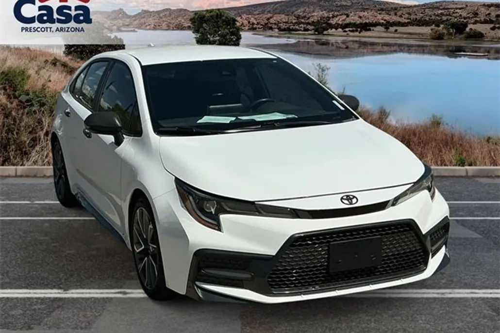 2021 Toyota Corolla SE photo 1