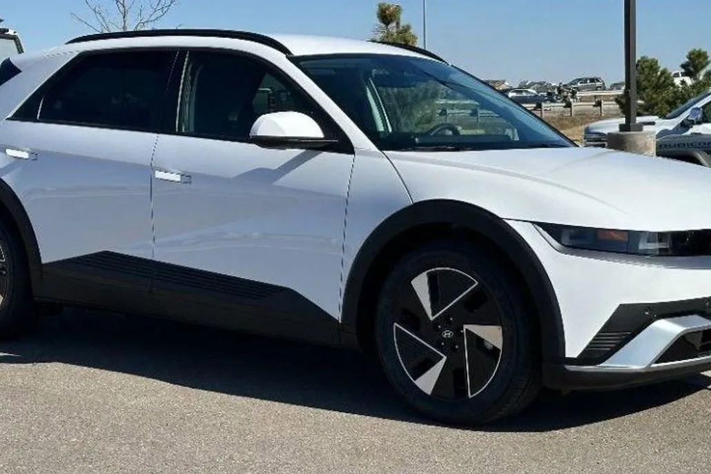 2025 Hyundai Ioniq 5 SEL photo 1