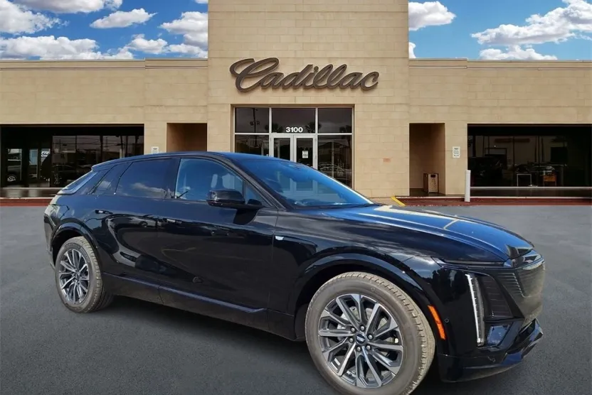 2025 Cadillac Lyriq Sport photo 1