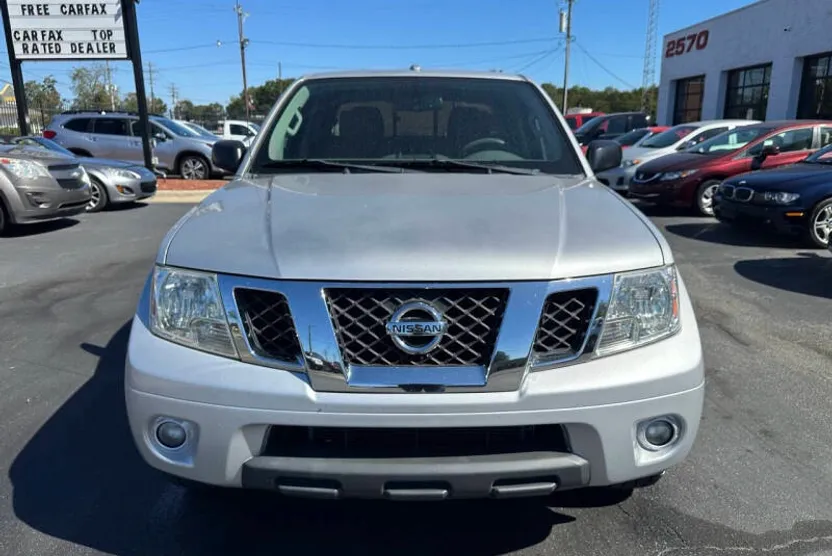 2014 Nissan Frontier SV photo 1