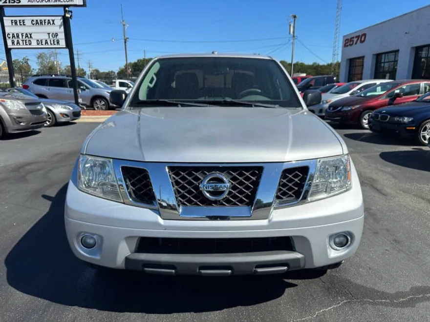 2014 Nissan Frontier SV photo 1