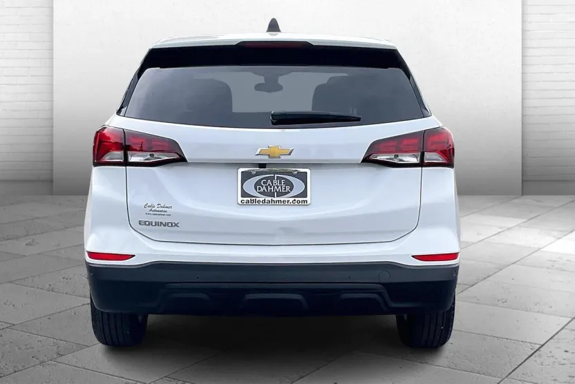 2024 Chevrolet Equinox LS photo 1