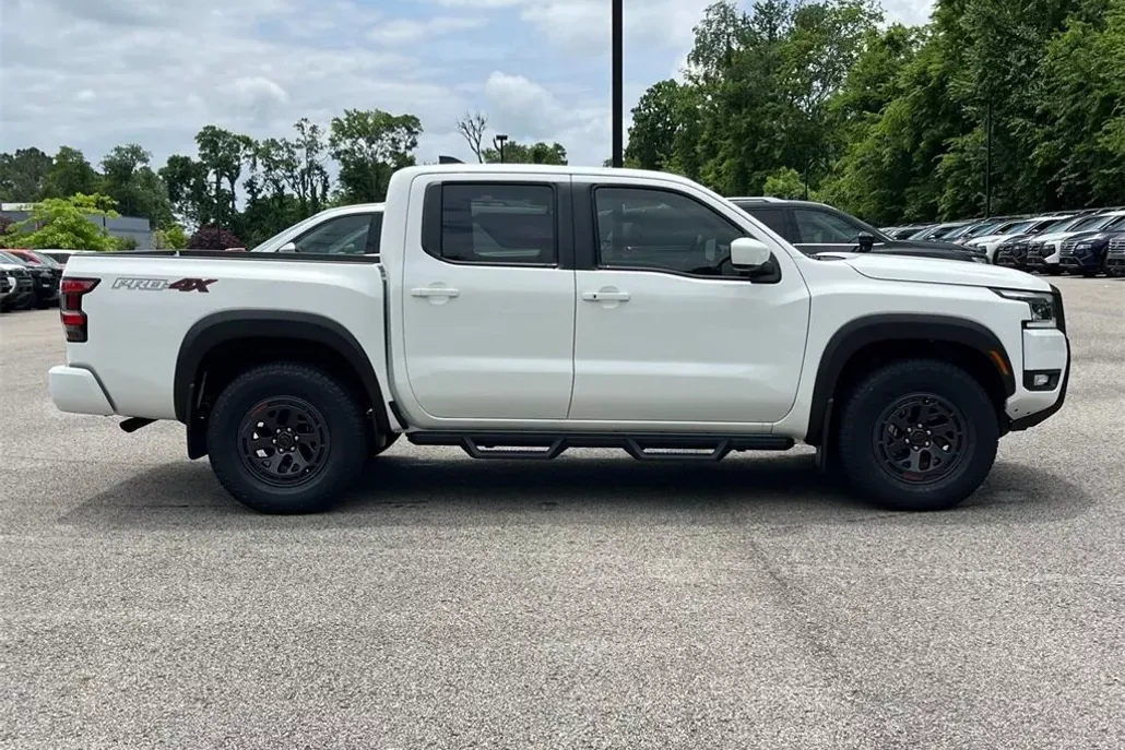 2025 Nissan Frontier PRO-4X photo 1