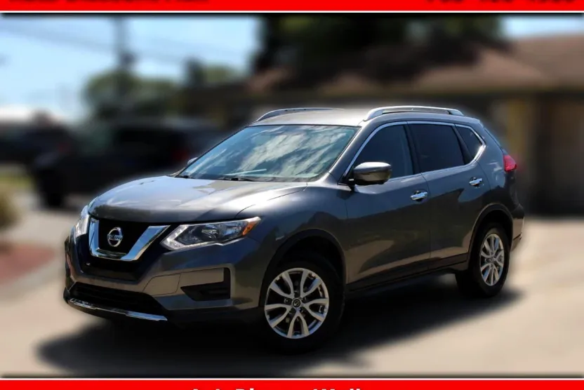 2017 Nissan Rogue SV AWD photo 1