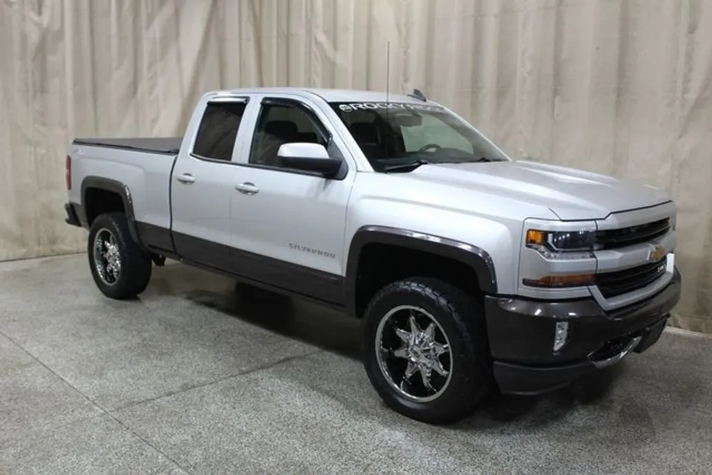 2016 Chevrolet Silverado 1500 LT Z71 photo 1