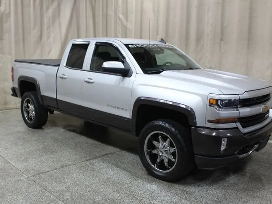 2016 Chevrolet Silverado 1500 LT Z71 photo 1