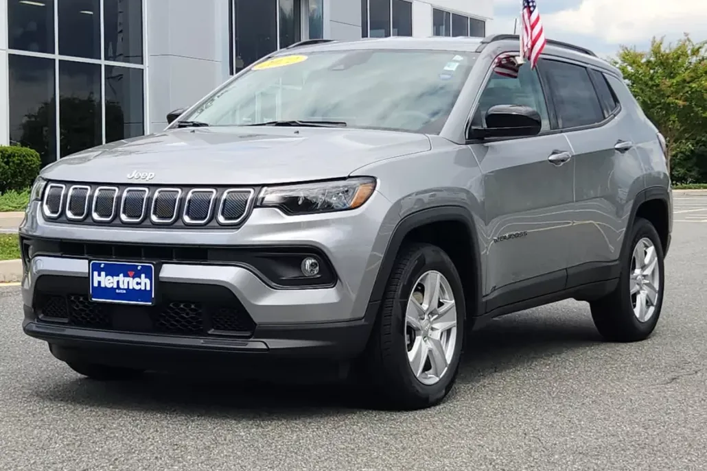2022 Jeep Compass Latitude photo 1