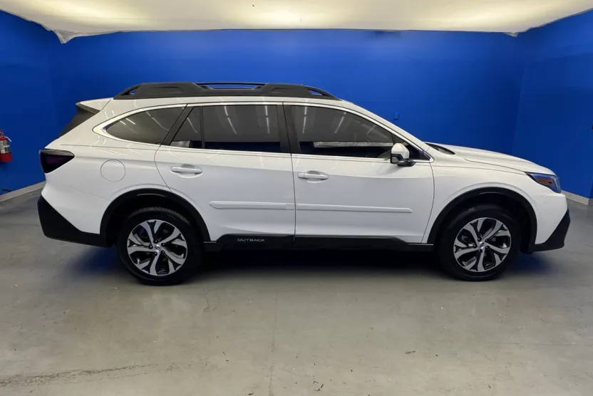 2020 Subaru Outback Limited photo 1