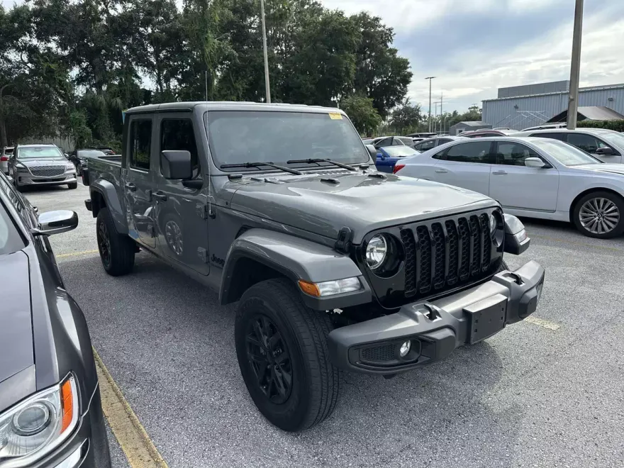 2022 Jeep Gladiator Altitude photo 1