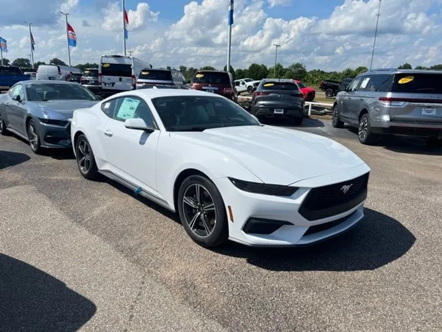 2025 Ford Mustang EcoBoost photo 1