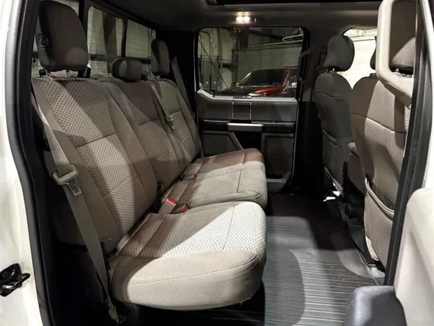 2016 Ford F-150 XLT photo 22