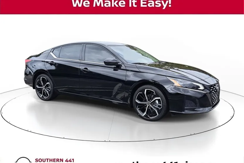 2025 Nissan Altima 2.5 SR photo 1