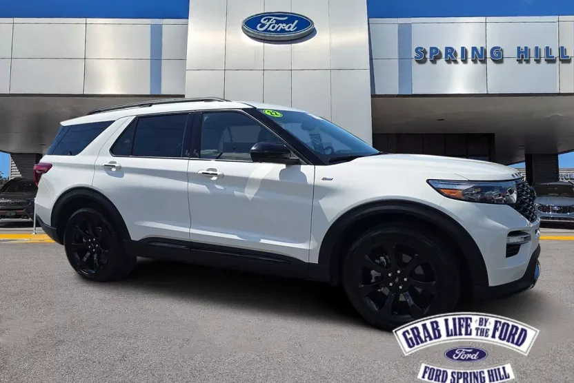 2022 Ford Explorer ST-Line photo 1