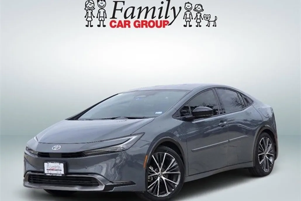 2023 Toyota Prius XLE photo 1