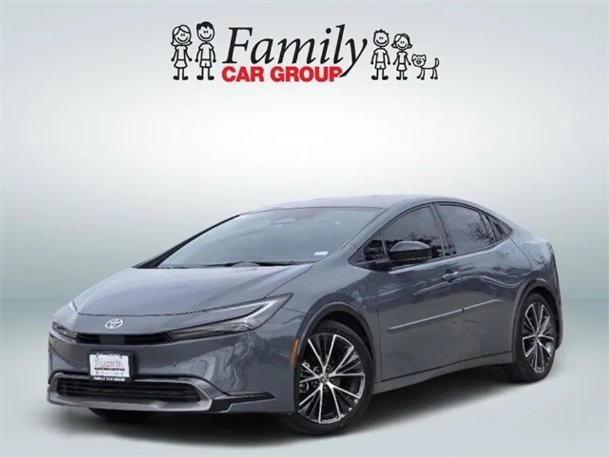 2023 Toyota Prius XLE photo 1