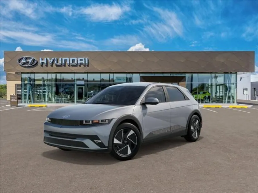2025 Hyundai Ioniq 5 SE Standard Range photo 1