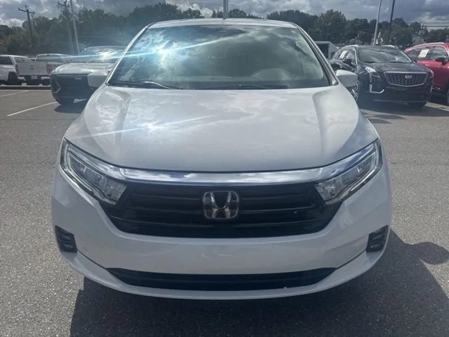 2023 Honda Odyssey Touring photo 1