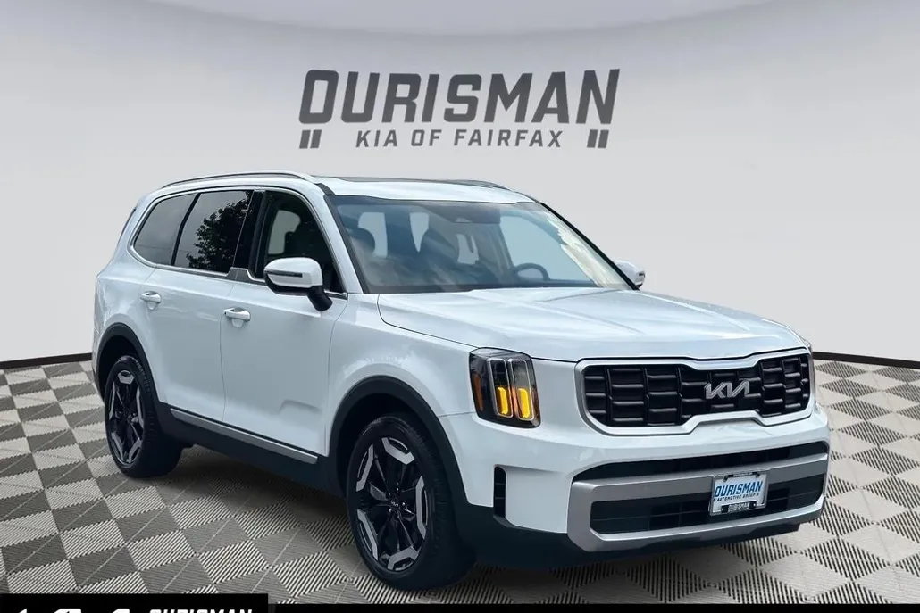 2024 Kia Telluride S photo 1