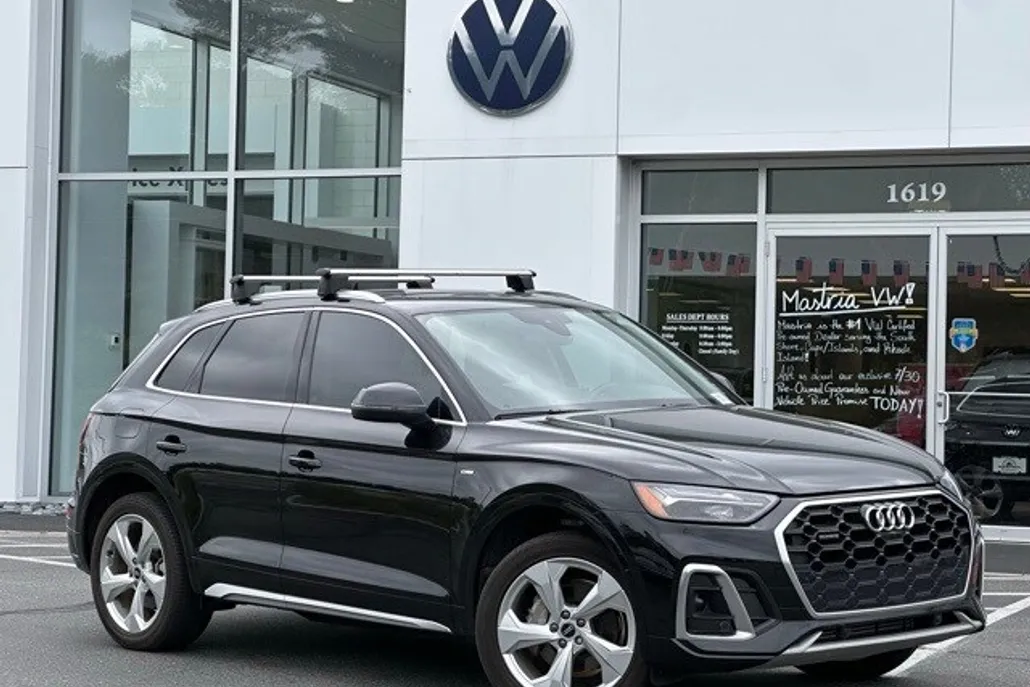 2022 Audi Q5 45 S line Premium Plus photo 1