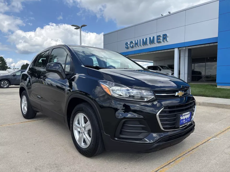 2020 Chevrolet Trax LS photo 1