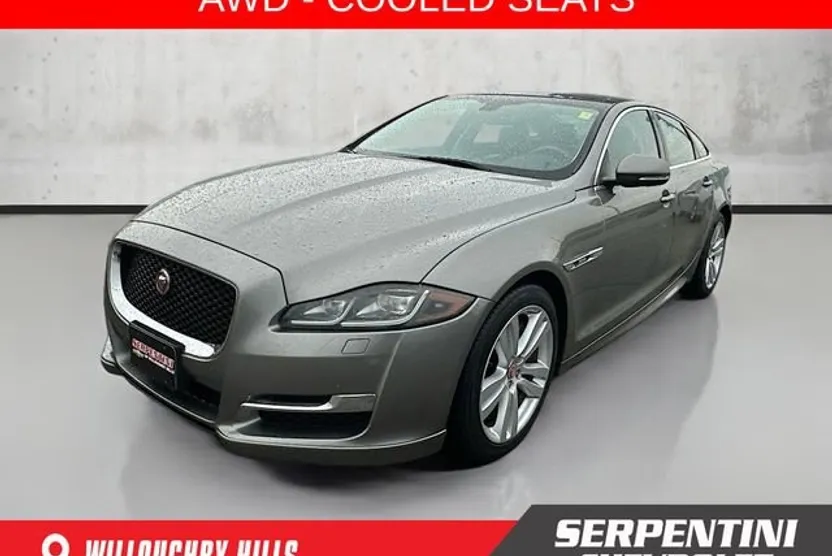 2017 Jaguar XJ R-Sport Supercharged photo 1