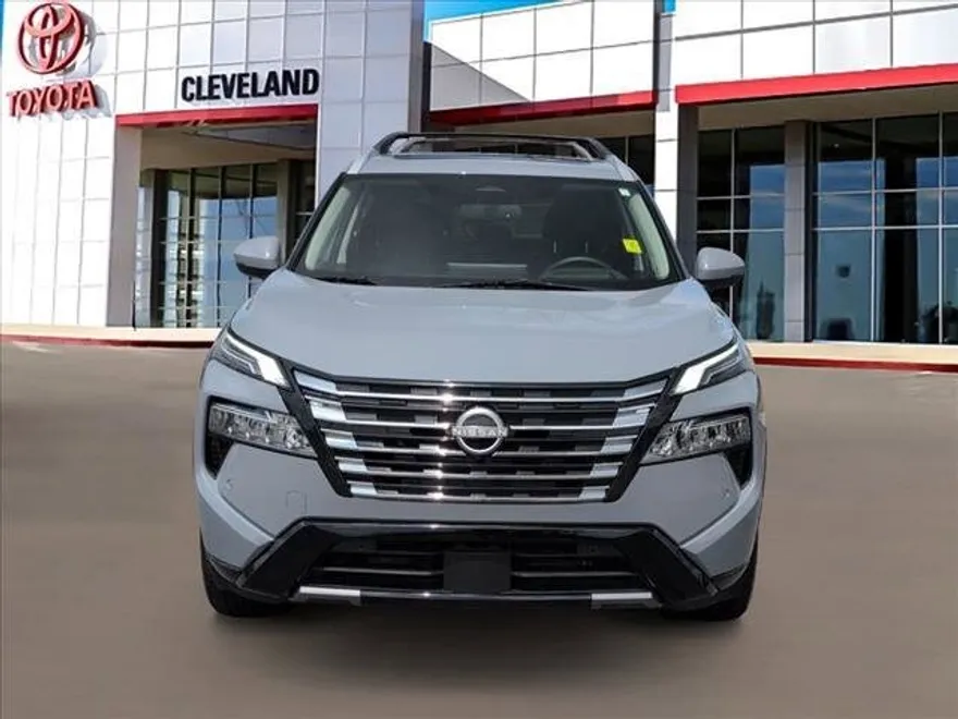 2025 Nissan Rogue Platinum photo 1