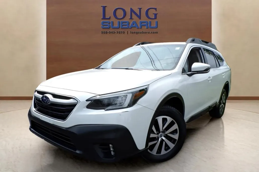 2020 Subaru Outback Premium photo 1