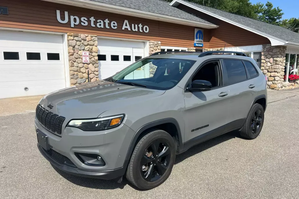 2023 Jeep Cherokee Altitude Lux photo 1