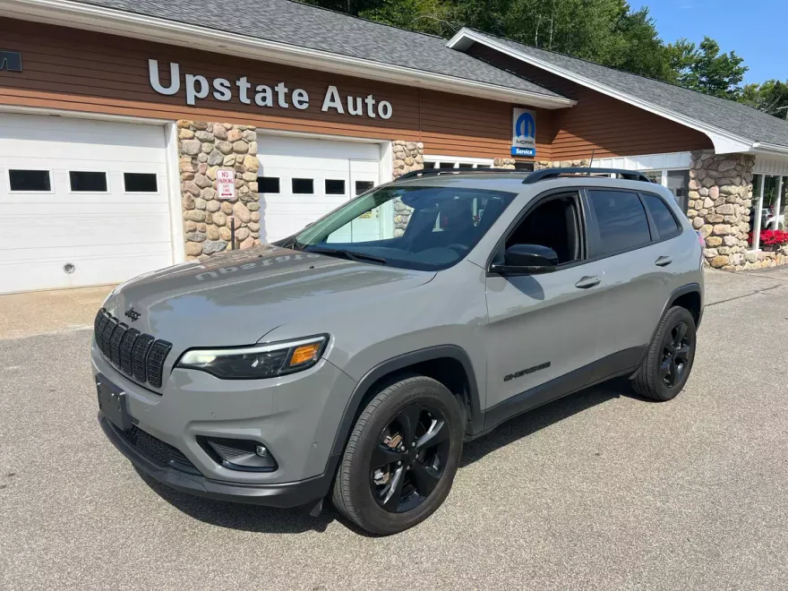 2023 Jeep Cherokee Altitude Lux photo 1