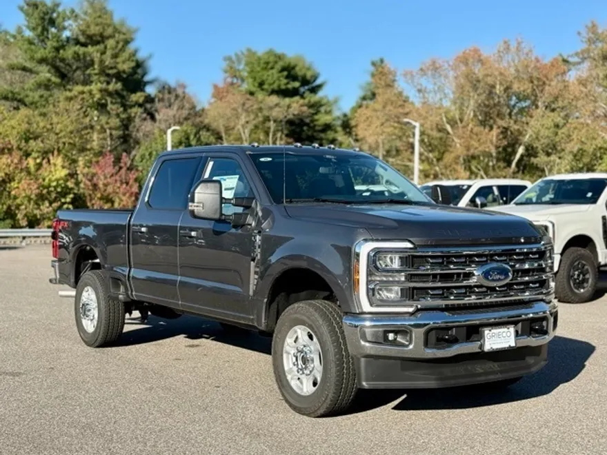 2026 Ford F-350 XLT photo 1