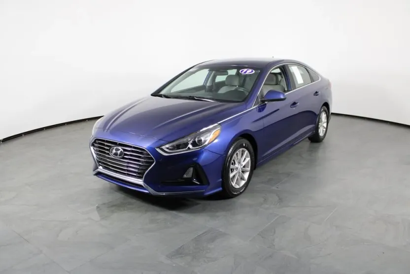 2019 Hyundai Sonata SE photo 1
