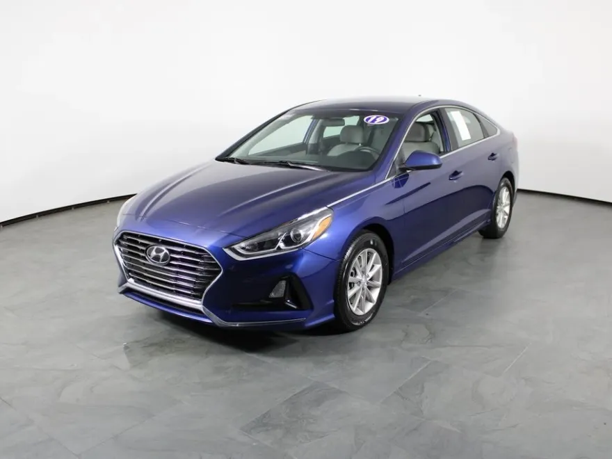 2019 Hyundai Sonata SE photo 1