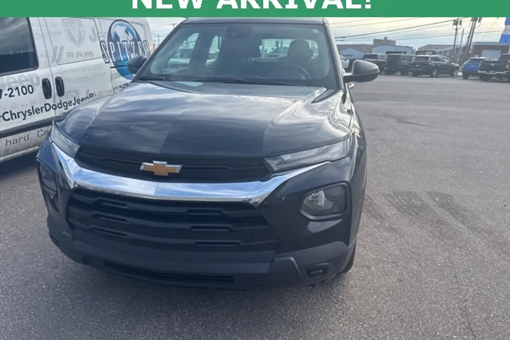 2023 Chevrolet Trailblazer LS photo 1