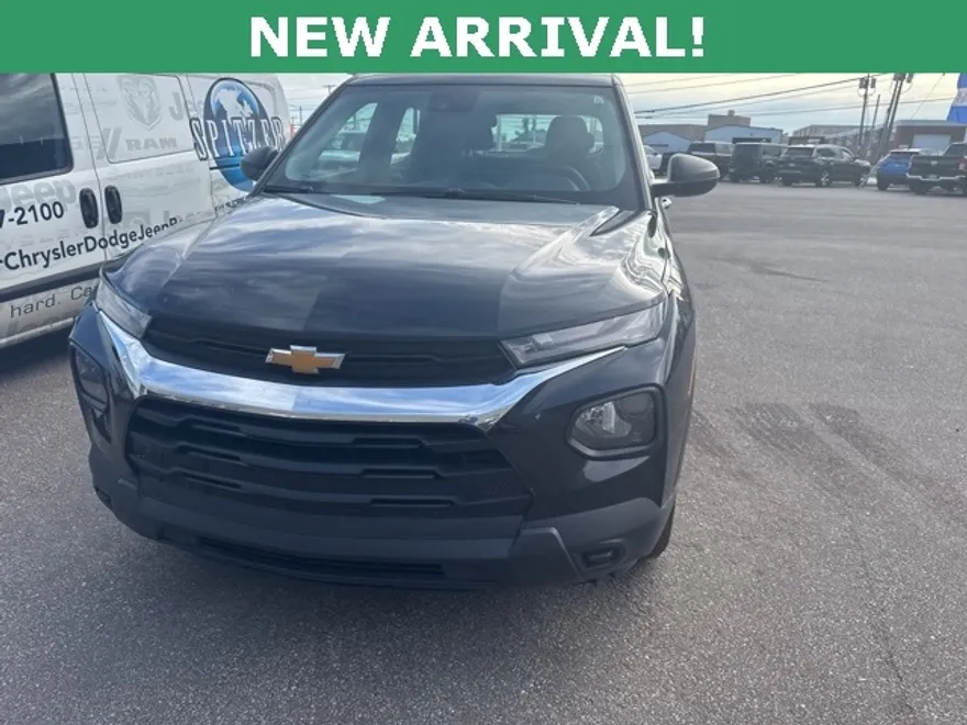 2023 Chevrolet Trailblazer LS photo 1